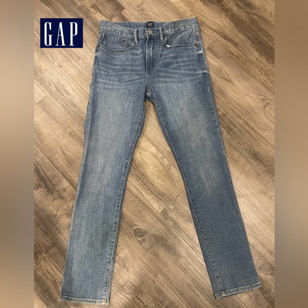 Gap Skinny Stretch Jeans 29x30 Indigo Washwell Sun lightening in the back